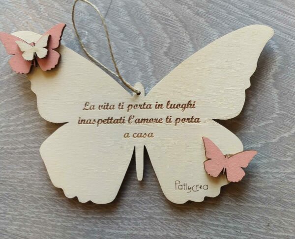 FARFALLA PERSONALIZZATA CON DECOZAZIONI E DIPINTA 2973 CM15