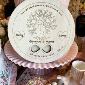 Cerchio legno anniversario con albero della vita segno infinito e spazio per fedi nunziali 2413 Pattycrea Lab