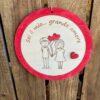 Cerchio legno inciso laser con coppia e frase personalizzabile idea regalo San Valentino Pattycrea - immagine 4