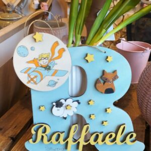 Lettera legno incisa laser nascita personalizzata con cigno e cuoricini H.20cm 3380 Pattycrea