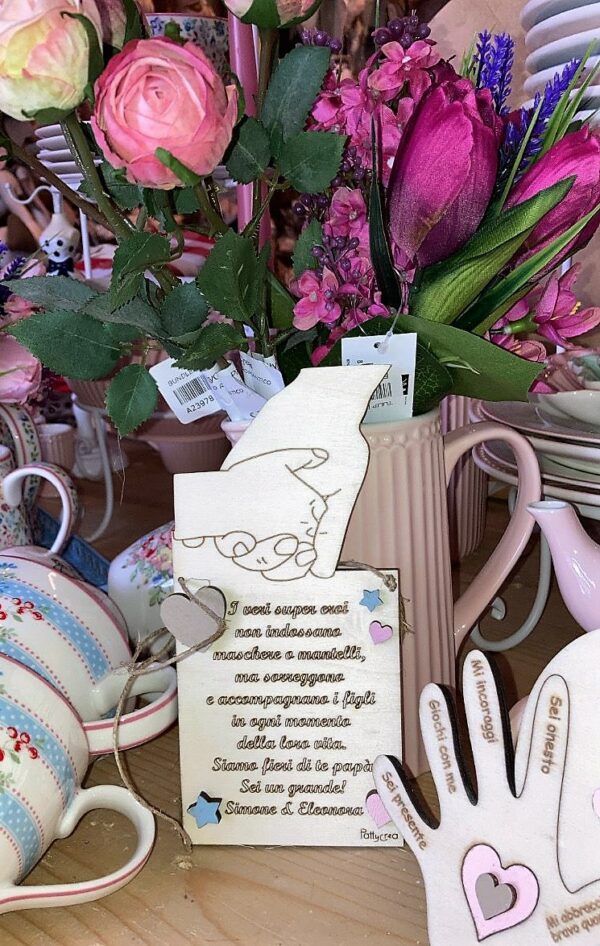 Targa con mani frase incisa personaliabile per la Festa del Papà H.20cm 2792