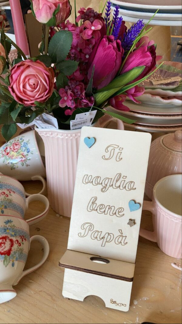 Portacellulare in legno con frase incisa personalizzabile per la Festa del papà 2790