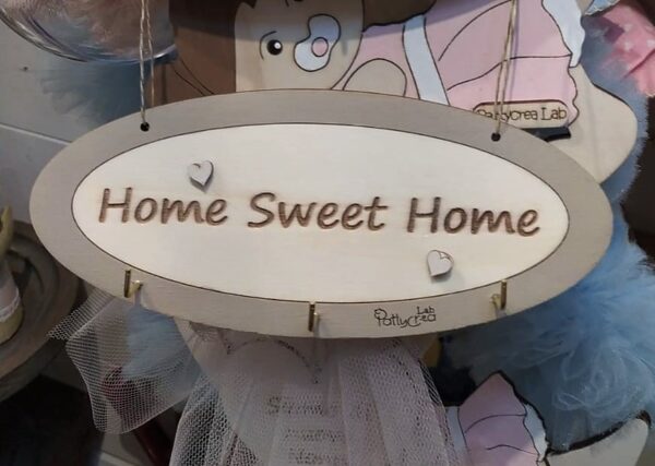 Portachiavi legno ovale frase Home sweet home personalizzabile L.20cm Pattycrea