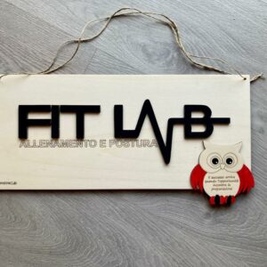 Rettangolo in legno inciso a laser logo Fitlavb con frase personalizzata 40cm 3446