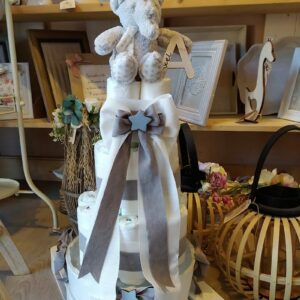 Torta pannolini personalizzabile con alzatina di vetro nome elefante peluchè nastrini abbinati H.65cm 2454