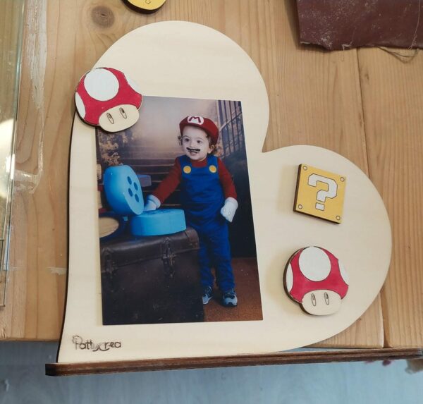 Cuore base inciso laser con foto mario bross personalizzabile Idea Regalo H.20cm Pattycrea