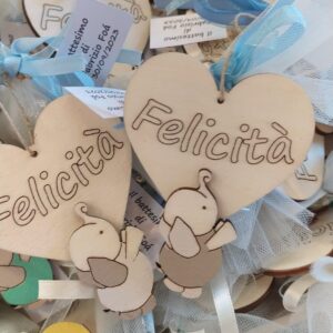 Cuoricino con scritta felicita piu elefantino 10cm