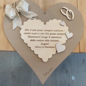 Cuore legno frase incisa con fedi  laser H.25cm Pattycrea