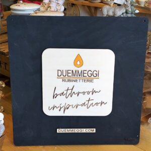Logo in legno inciso con laser e dipinto a mano Duemmeggi 30cm 3983 Pattycrea