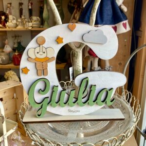 Lettera con base in legno iniziale con nome e decori incisa laser H.20cm 4162