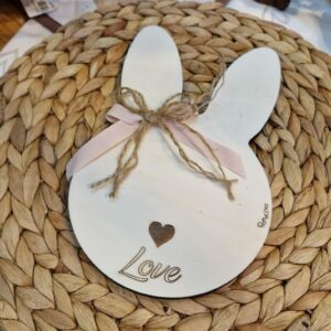 Tagliere coniglio orecchie lunghe con cuore inciso e scritta love 25cm Pattycrea
