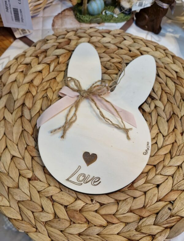 Tagliere coniglio orecchie lunghe con cuore inciso e scritta love 25cm Pattycrea