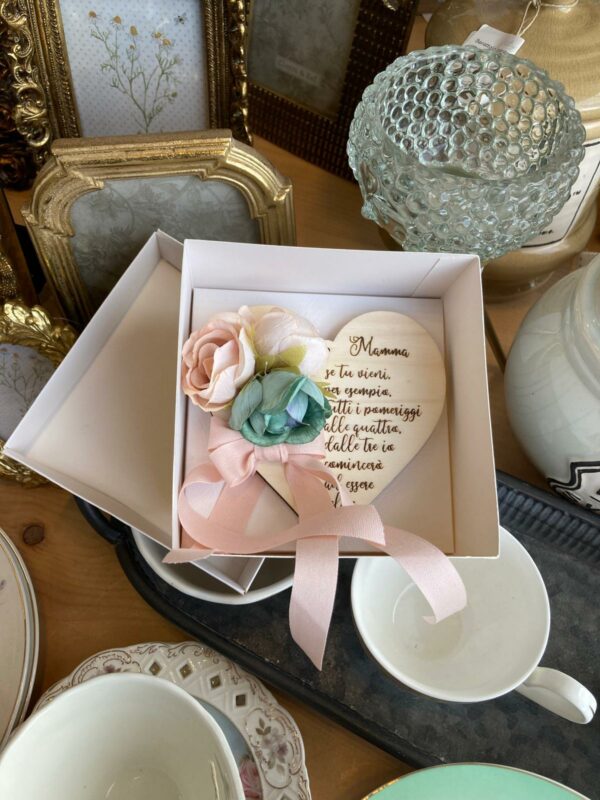 Cuore in legno con frase incisa a laser  fiori e fiocchi personalizzabile con scatola  H.11cm  Pattycrea