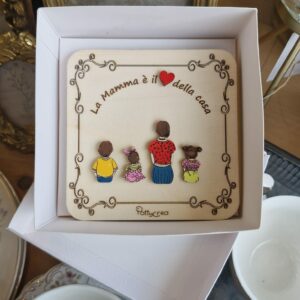 Mattonella in legno con frase incisa a laser personaggi con scatola H.11cm  Pattycrea