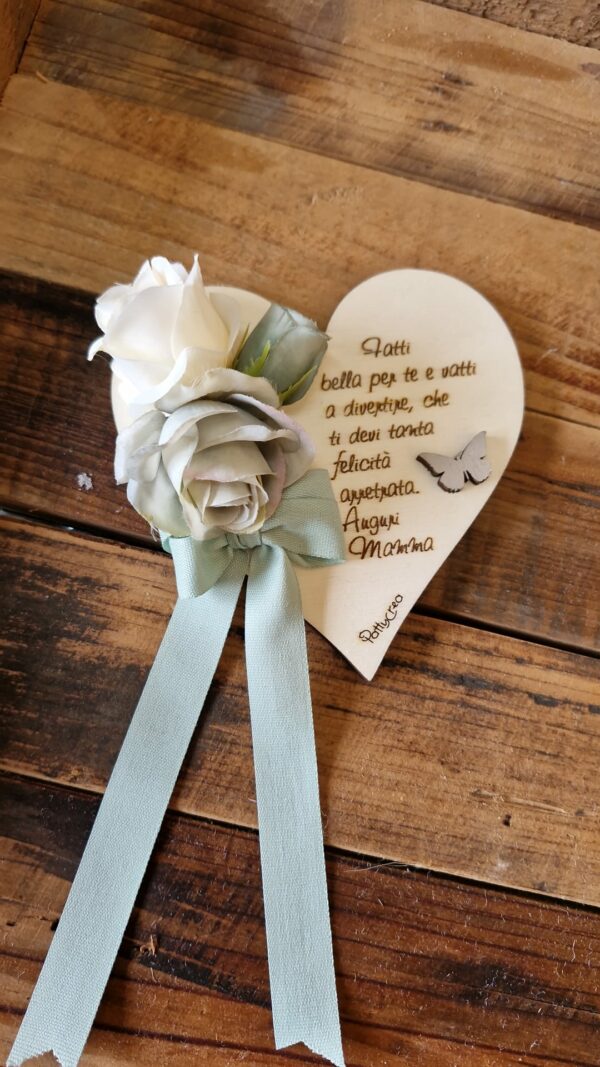 Cuore in legno con frase incisa a laser  fiori e fiocchi personalizzabile con scatola  H.11cm  Pattycrea