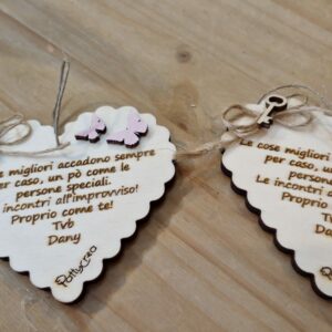 Cuore in legno orlato frase incisa a laser applicazioni casette cuori e chiavi L.10cm 4276