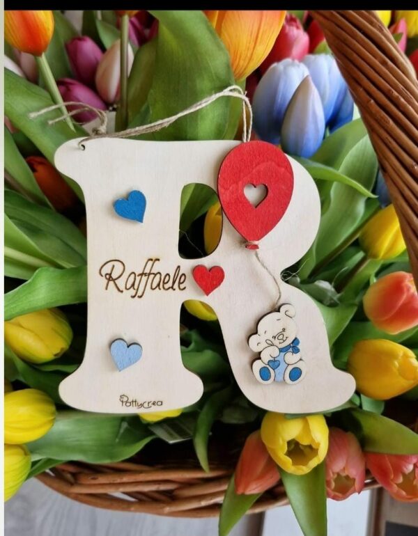 Lettera con nome e decori H.13cm
