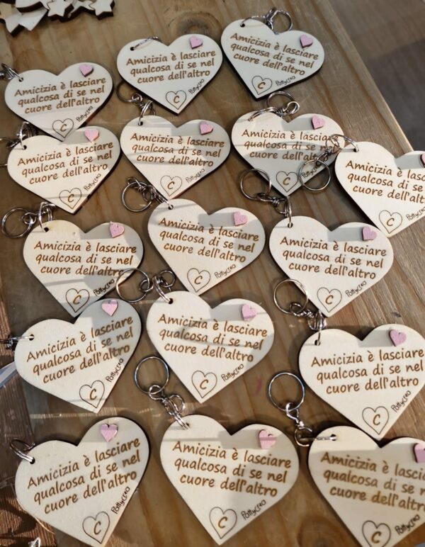 Portachiave legno cuore con iniziale personalizzabile L.8cm Pattycrea