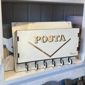 Portaposta e portachiavi legno inciso laser personalizzabile 20x28cm Pattycrea