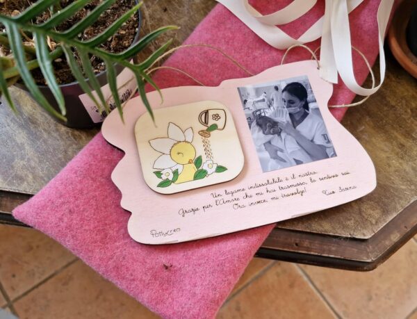 Rettangolo con foto frase personalizzabile e pulcino dipinto a mano in legno 20x13 Pattycrea