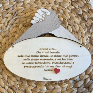 Targa con mani incrociate a rilievo con frase personalizzabile cm20cm 4653 pattycrea