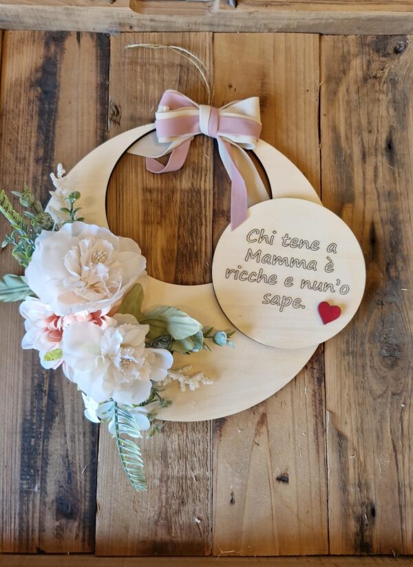Ghirlanda cerchio legno inciso laser tag mamma con fiori 20cm festa della mamma 4735