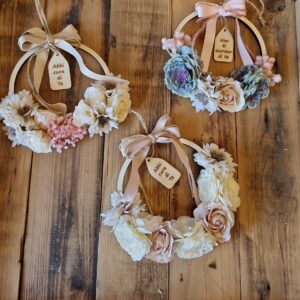 Ghirlanda cerchio legno inciso laser tag mamma con fiori 15cm festa della mamma 4736