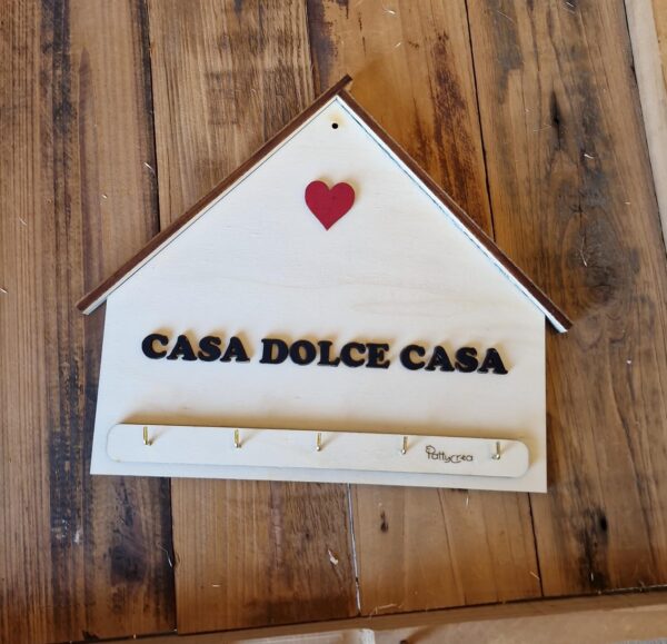 Fuoriporta legno inciso laser dipinto a mano portachiavi casetta frase personalizzabile 25cm 4739