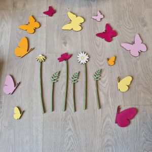 Decorazione fiori e farfalle dipinte a mano cod4702