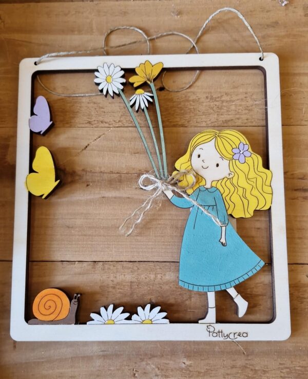 Quadretto con bimba dipinta a mano con fiori farfalle lumachina 20x18,5cm pattycrea 4712