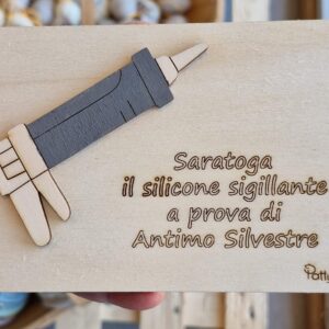 Targa con siringa silicone piu frase personalizzabile 10x15cm 4693