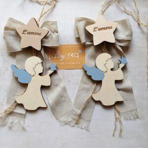 Angelo con stella in legno fiocco in cotone H 25 cm 2560 bomboniera Pattycrea
