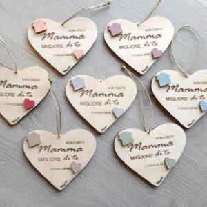 Cuore legno con frase "Non esiste mamma/nonna migliore di te" personalizzabile L10 cm 2826
